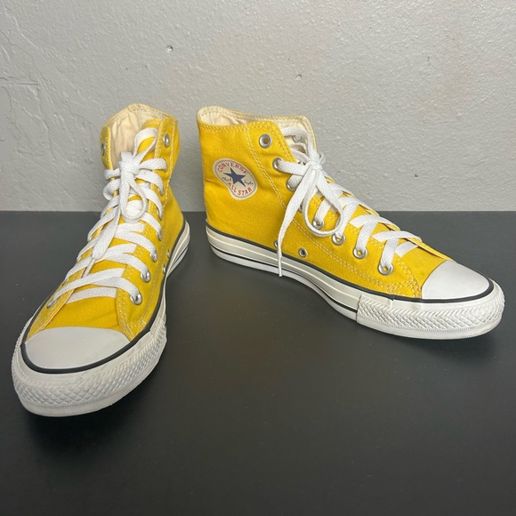 Converse Yellow Chuck Taylors Mens 8 Womens 10 - Picture 1 of 8